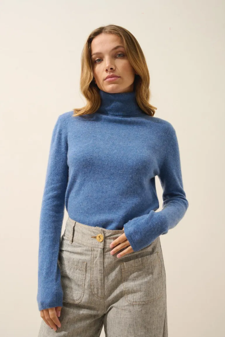 AVA pull col roulé bleu denim