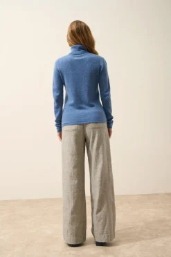 AVA pull col roulé bleu denim