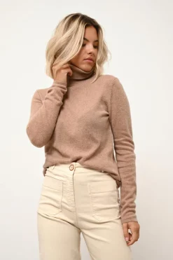 AVA pull col roulé camel chiné