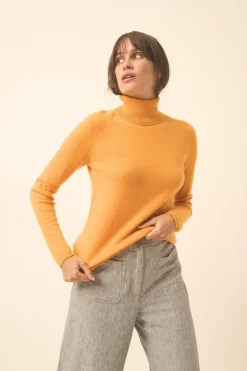 AVA pull col roulé curcuma