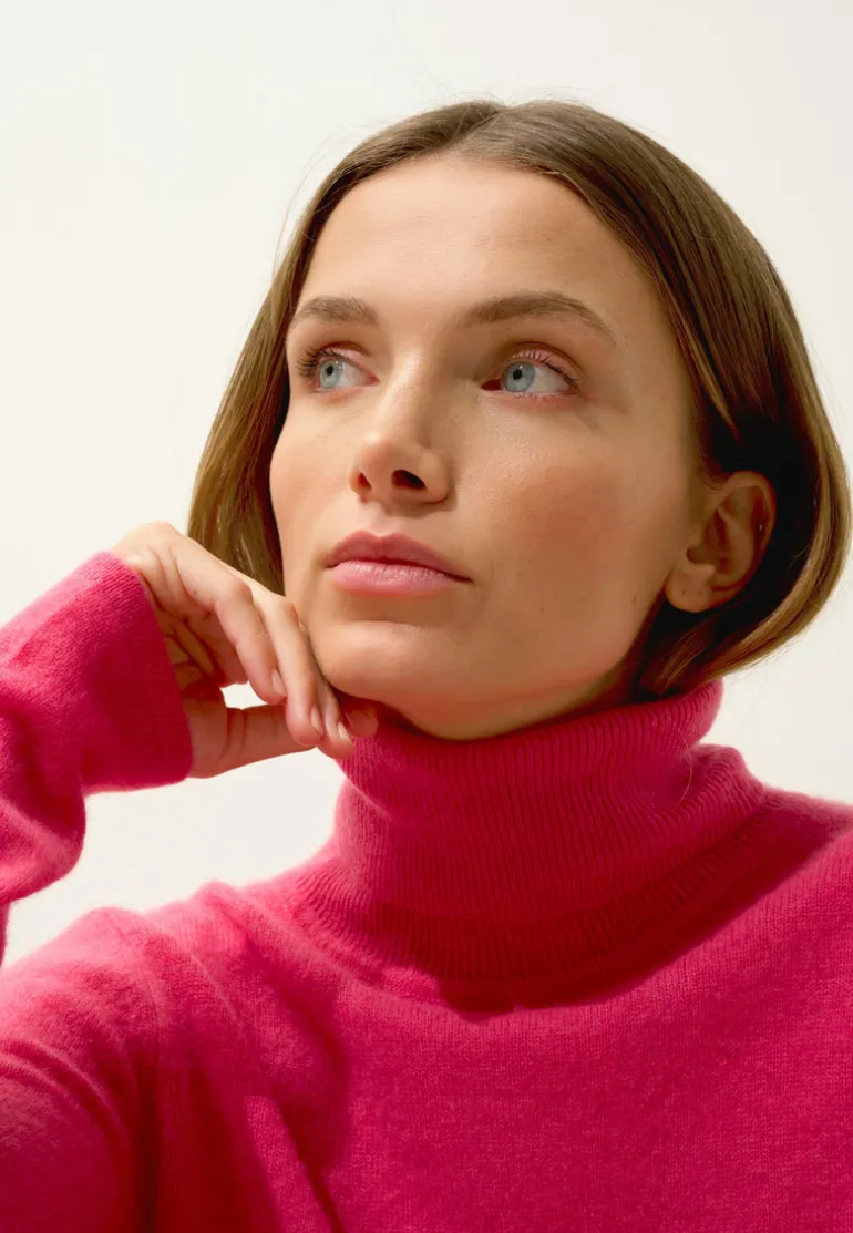AVA pull col roulé fraise