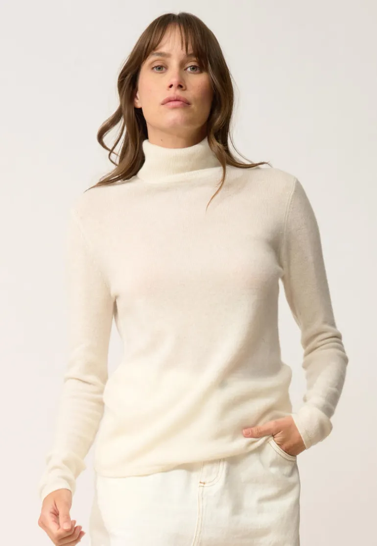 AVA pull col roulé ivoire