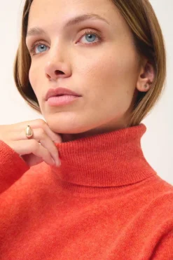 AVA pull col roulé orange chiné