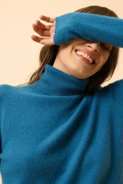 AVA pull col roulé paon