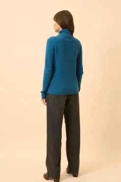 AVA pull col roulé paon
