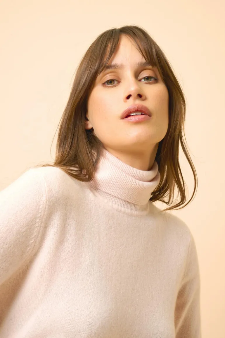 AVA pull col roulé poudre