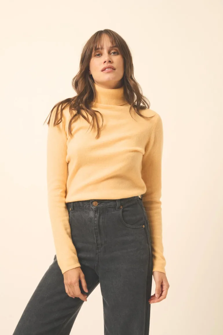 AVA pull col roulé vanille