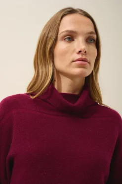 BLANTYRE pull col roulé bordeaux