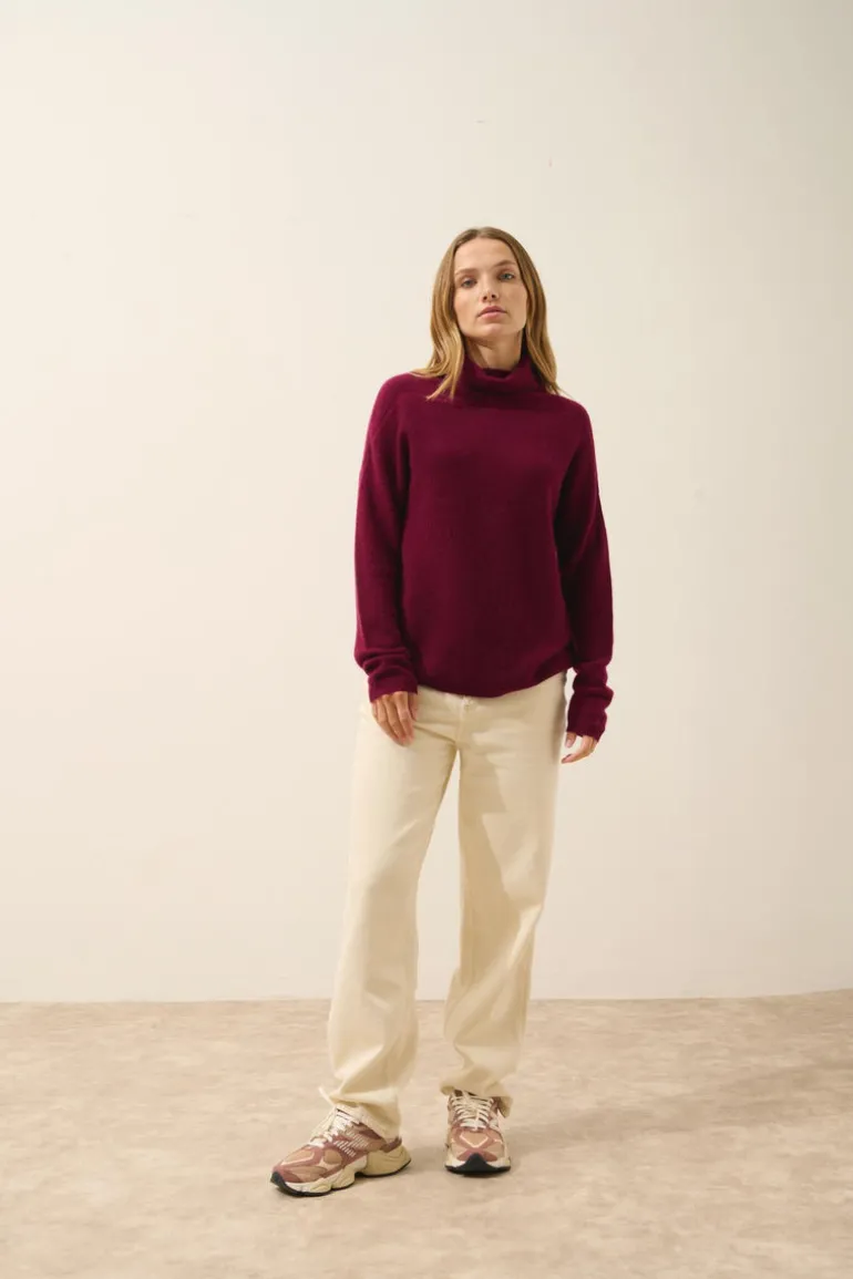 BLANTYRE pull col roulé bordeaux