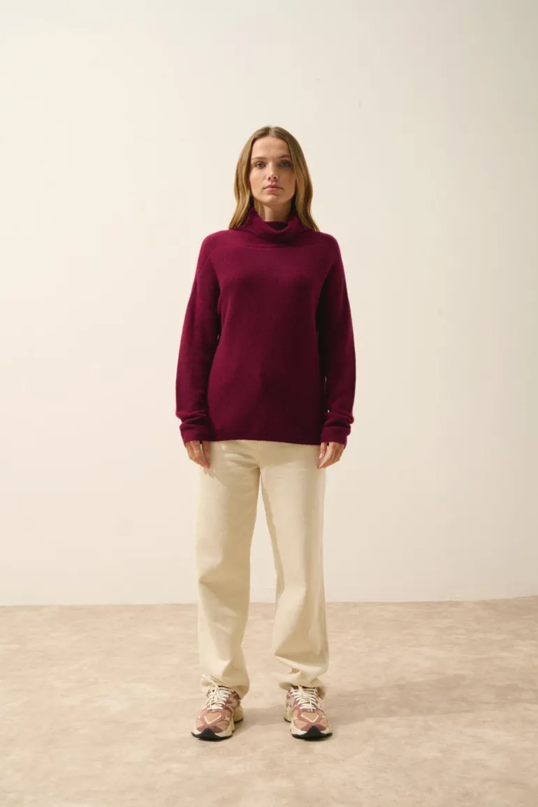 BLANTYRE pull col roulé bordeaux