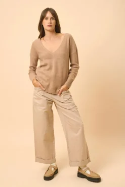 CASSIE pull col v camel chiné