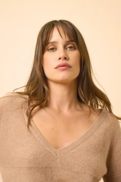 CASSIE pull col v camel chiné