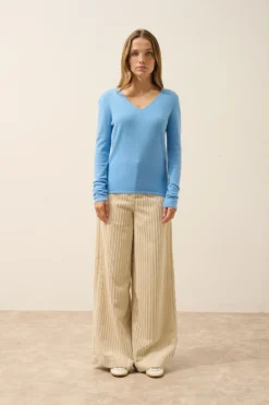 JOAN pull col v baby blue