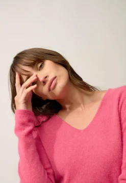 JOAN pull col v fraise