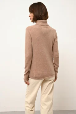 JUNE pull col roulé camel chiné