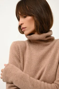 JUNE pull col roulé camel chiné