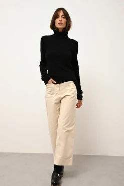JUNE pull col roulé noir