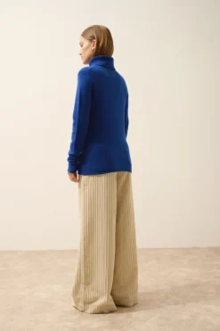JUNE pull col roulé outremer