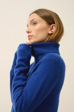JUNE pull col roulé outremer