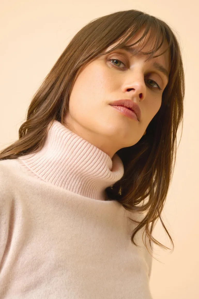 LEXIE pull col roulé poudre