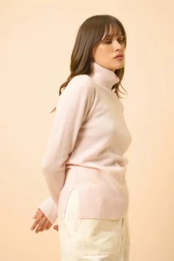 LEXIE pull col roulé poudre