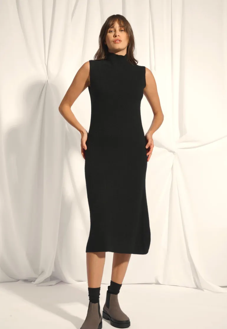 LOLA robe col montant noir