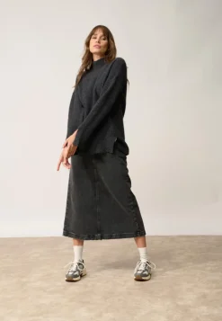 LOUISE pull col roulé noir chiné