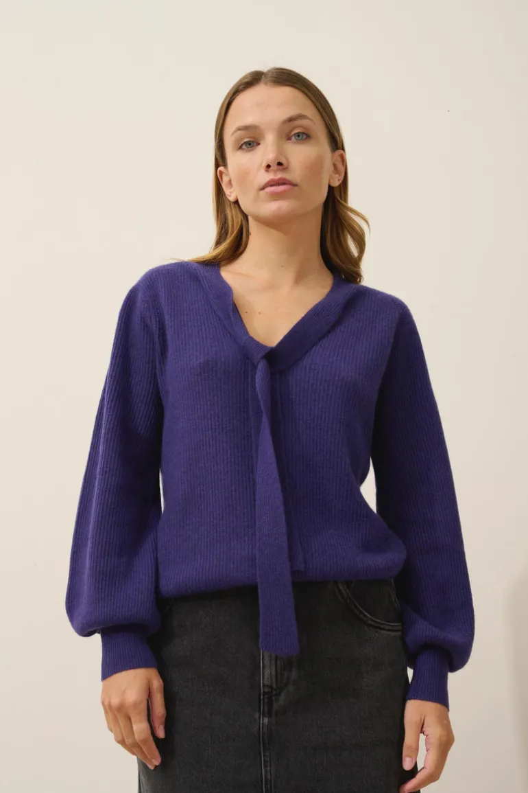 NOTY pull col lavallière purple
