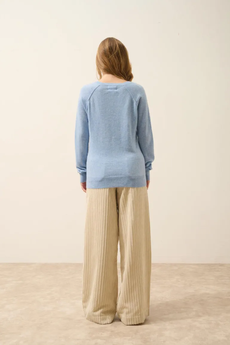 PHOEBE pull col v bleu ciel chiné