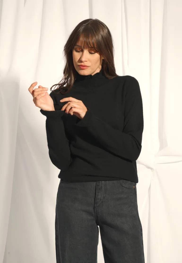 TRILA pull col montant noir